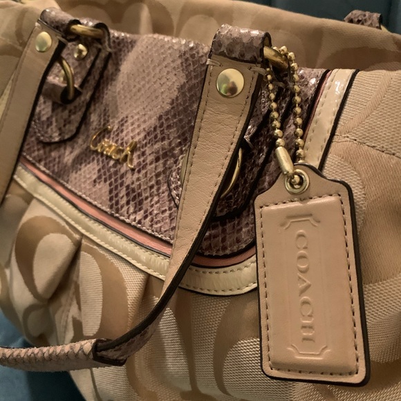 Large Coach Snakeskin style bag (tan) - Picture 4 of 6